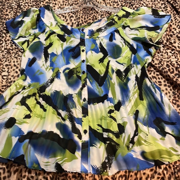 Sheer floral top - Picture 4 of 7